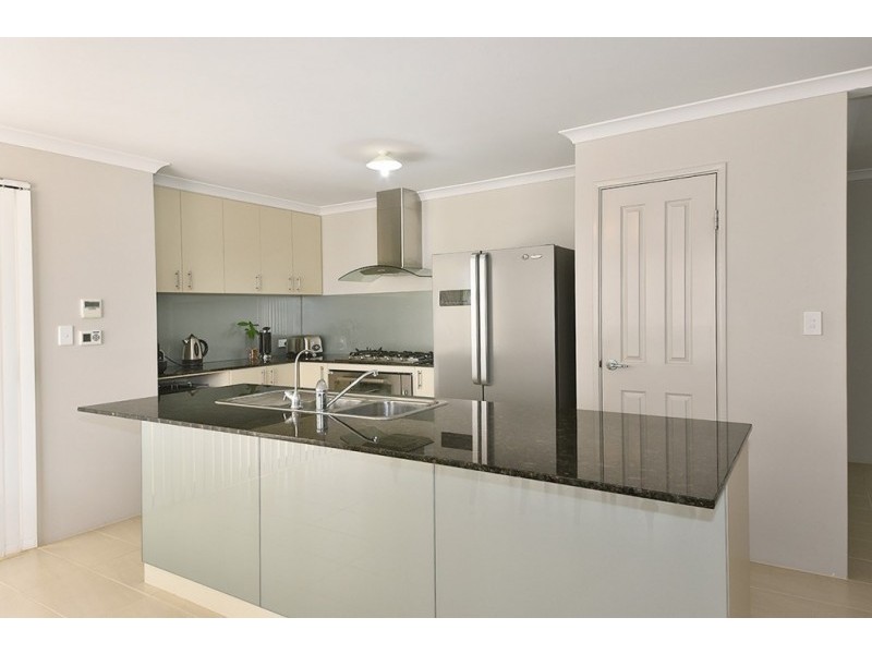 4 Ferryside Rd, Butler WA 6036