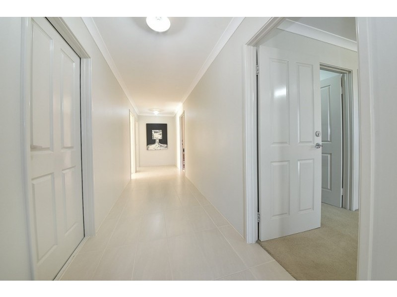 4 Ferryside Rd, Butler WA 6036