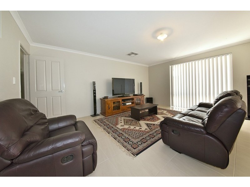 4 Ferryside Rd, Butler WA 6036