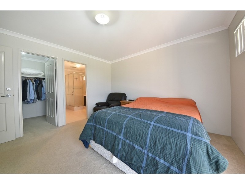 4 Ferryside Rd, Butler WA 6036