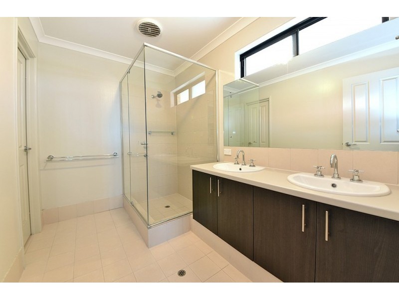 4 Ferryside Rd, Butler WA 6036