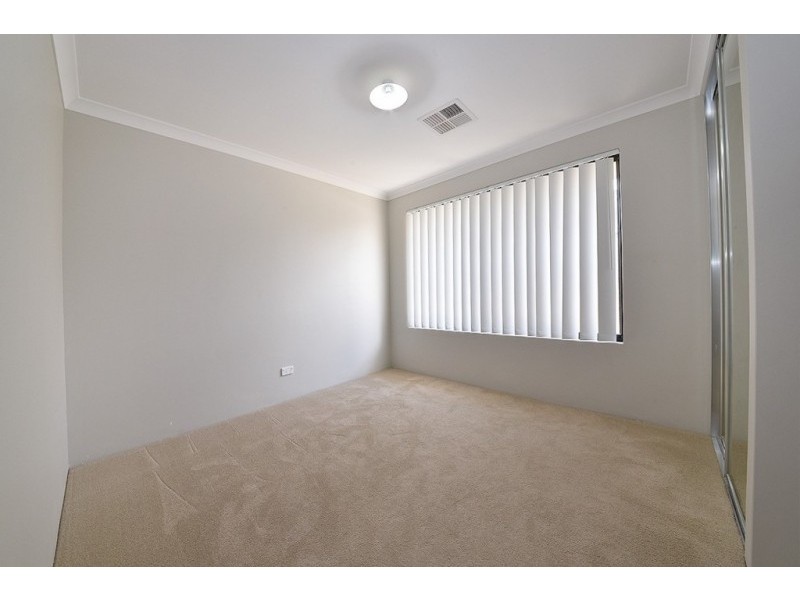 4 Ferryside Rd, Butler WA 6036