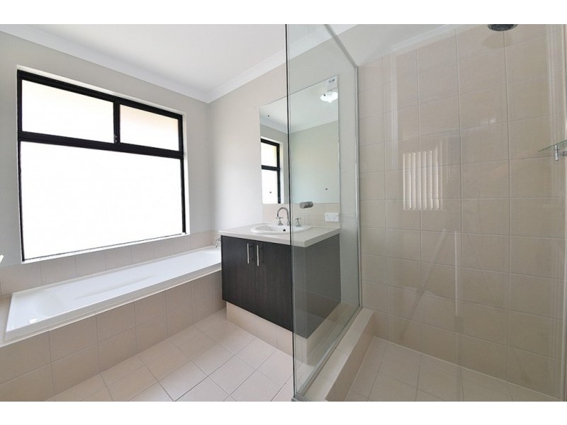 4 Ferryside Rd, Butler WA 6036