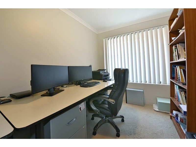 4 Ferryside Rd, Butler WA 6036