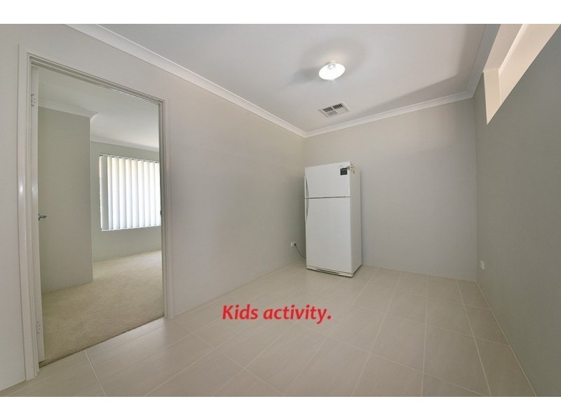 4 Ferryside Rd, Butler WA 6036