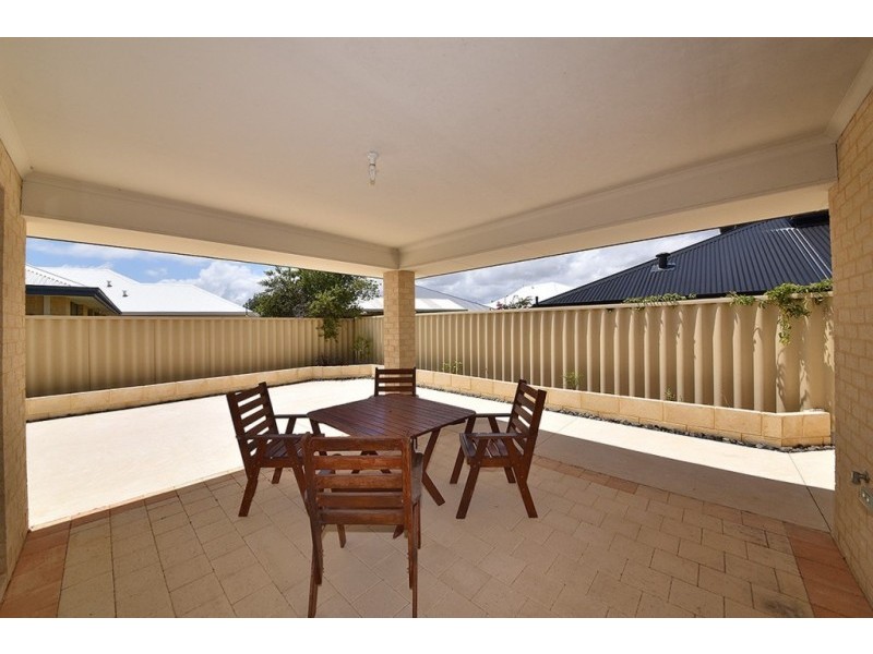 4 Ferryside Rd, Butler WA 6036