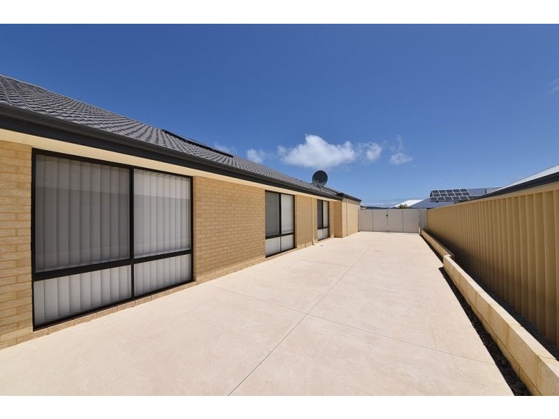 4 Ferryside Rd, Butler WA 6036