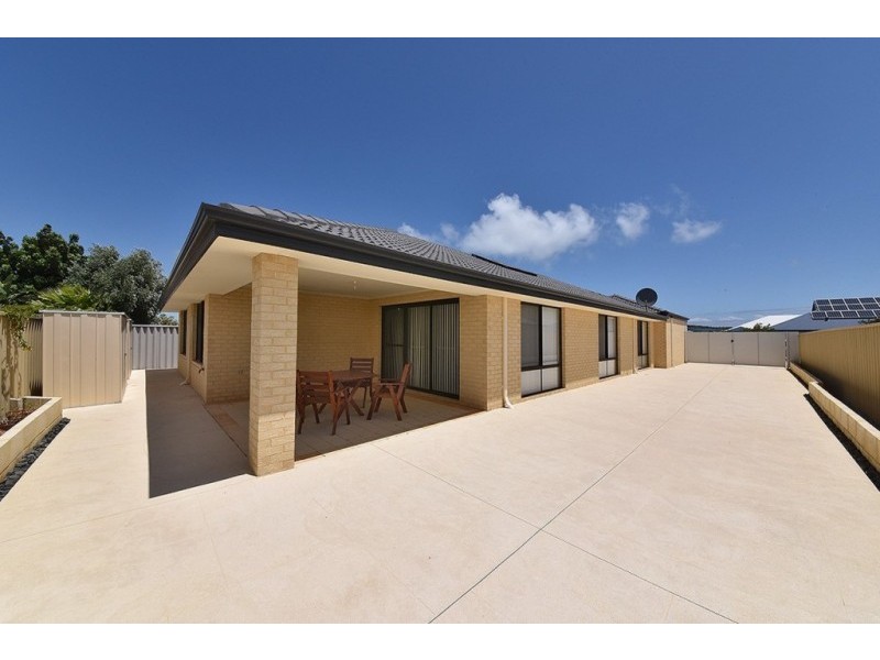 4 Ferryside Rd, Butler WA 6036