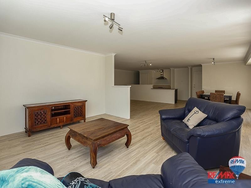 14 Plumeria Rise, Sinagra WA 6065