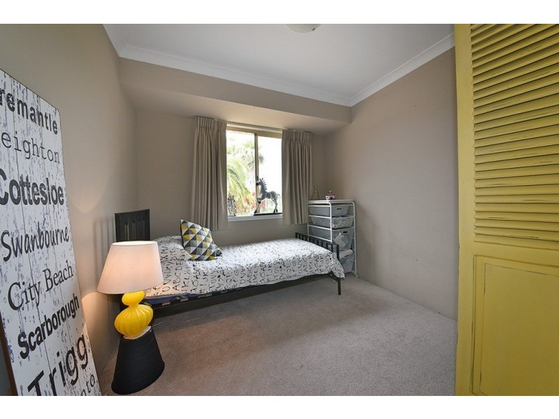 2 Jay Place, Quinns Rocks WA 6030