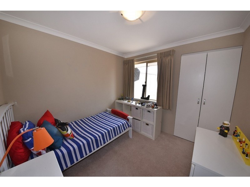 2 Jay Place, Quinns Rocks WA 6030