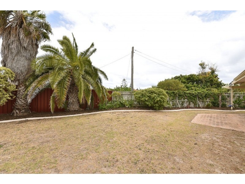 2 Jay Place, Quinns Rocks WA 6030