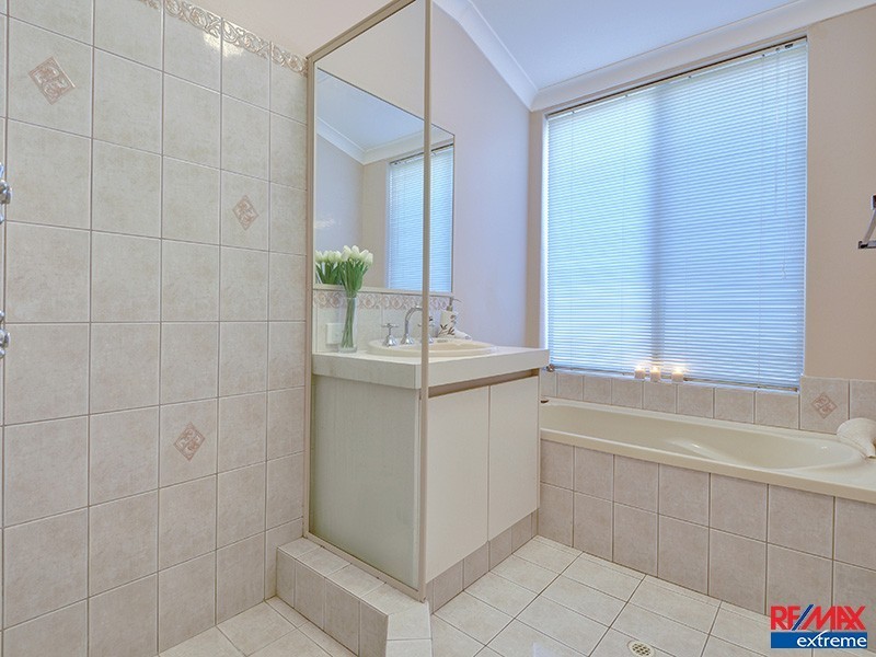 1 Siderno Rise, Hocking WA 6065