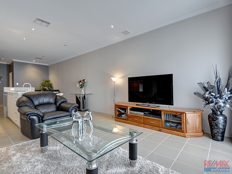 b/14 Dania Way, Butler WA 6036