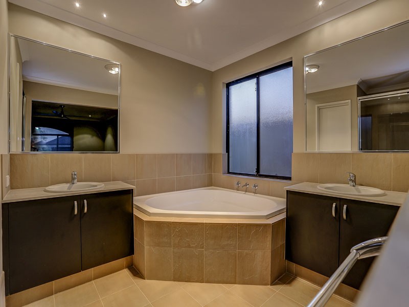 5 Portland Way, Ridgewood WA 6030