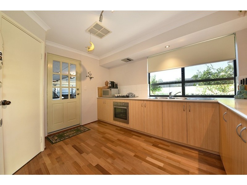 12 Oliveri Street, Sinagra WA 6065