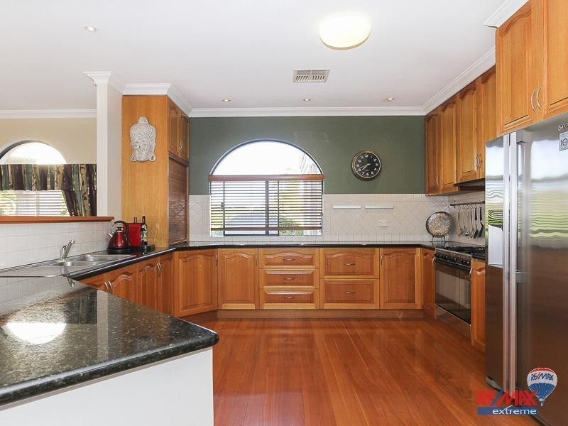 30 Graton Loop, Iluka WA 6028