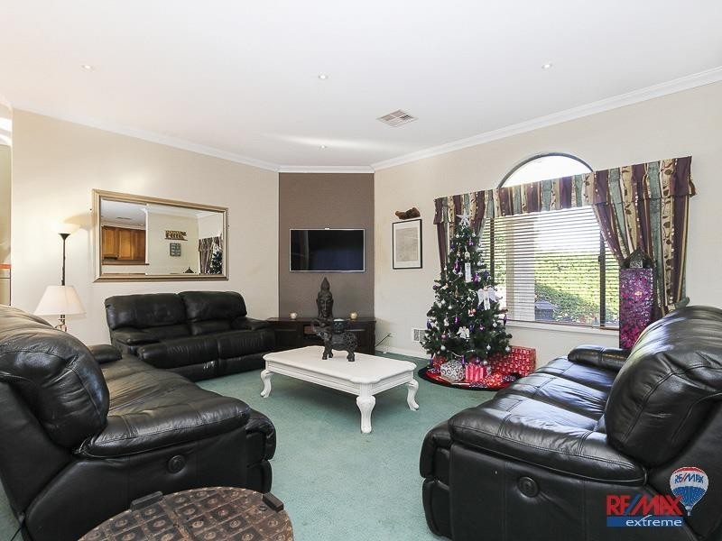 30 Graton Loop, Iluka WA 6028
