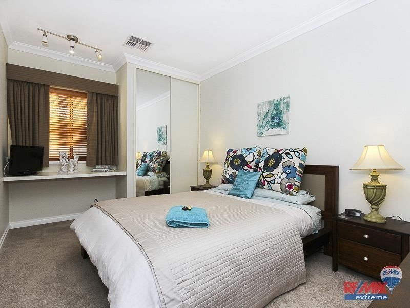 30 Graton Loop, Iluka WA 6028
