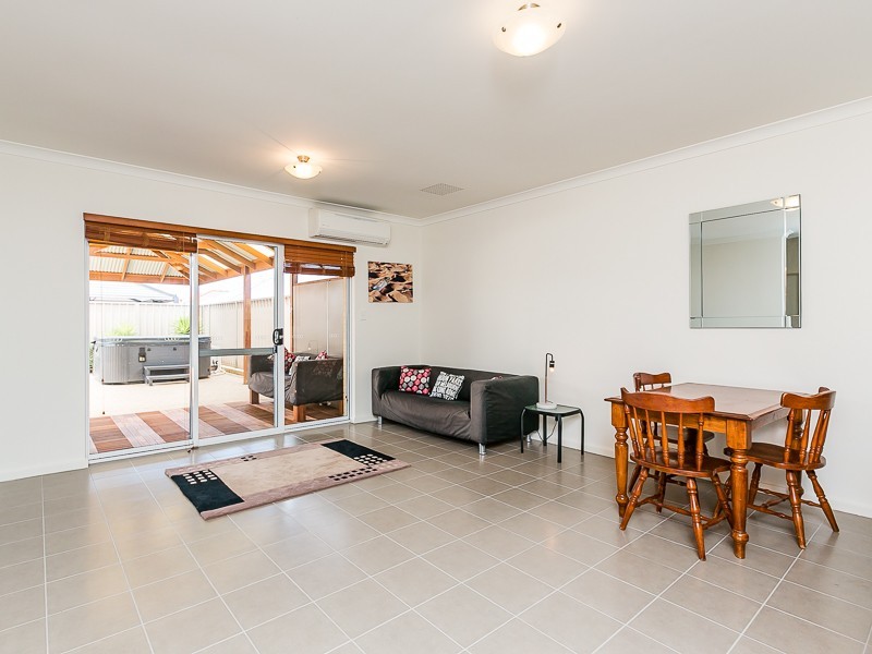 74 Merlot Way, Pearsall WA 6065