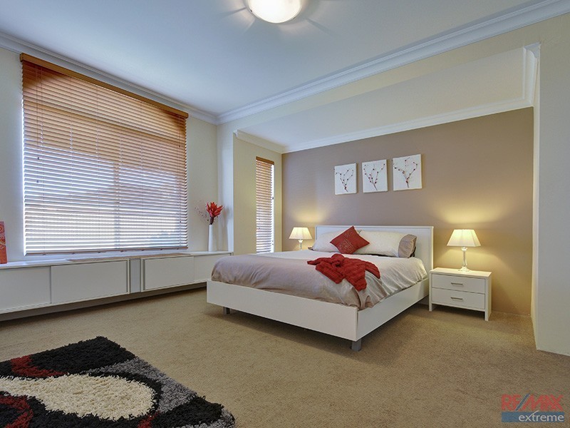 28 Kentucky Boulevard, Hocking WA 6065