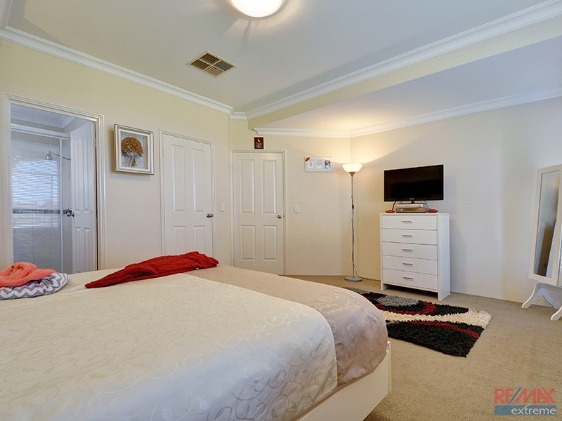 28 Kentucky Boulevard, Hocking WA 6065