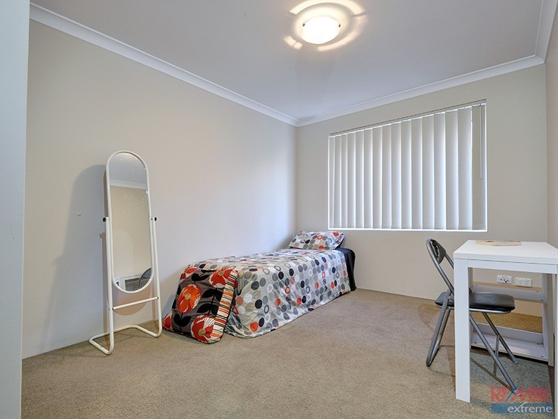 28 Kentucky Boulevard, Hocking WA 6065