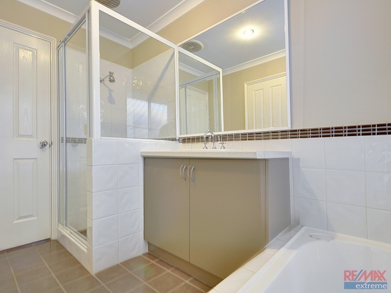 28 Kentucky Boulevard, Hocking WA 6065