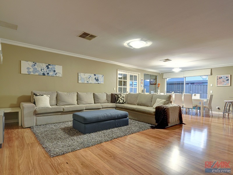 28 Kentucky Boulevard, Hocking WA 6065