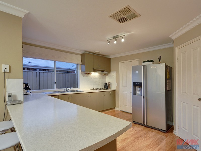 28 Kentucky Boulevard, Hocking WA 6065