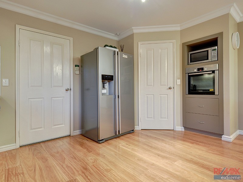 28 Kentucky Boulevard, Hocking WA 6065