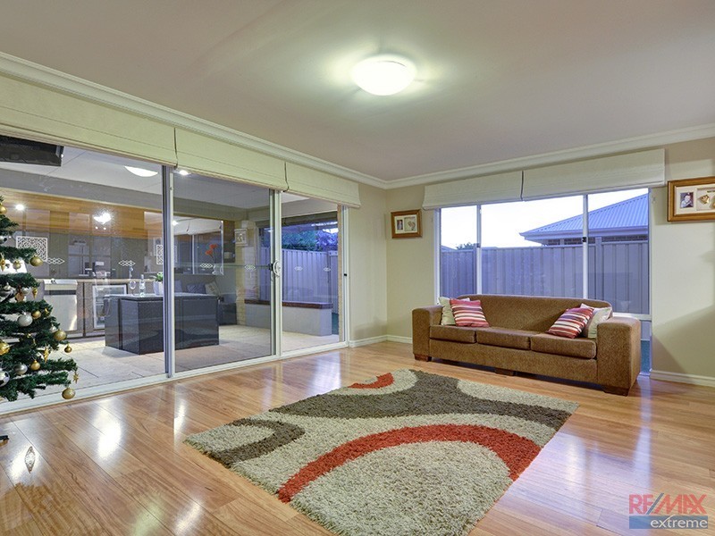 28 Kentucky Boulevard, Hocking WA 6065