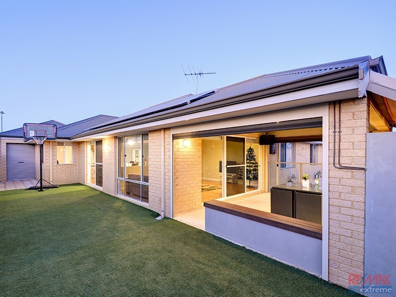 28 Kentucky Boulevard, Hocking WA 6065