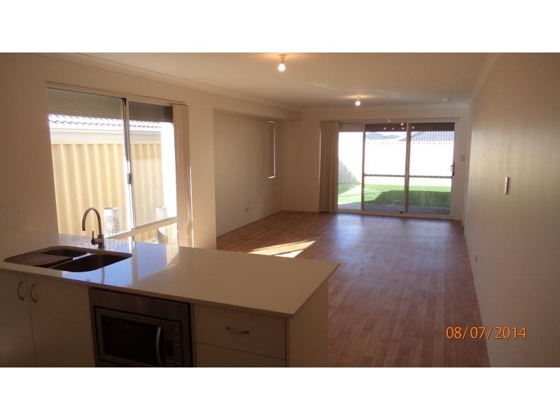 4 Shanklin Way, Butler WA 6036