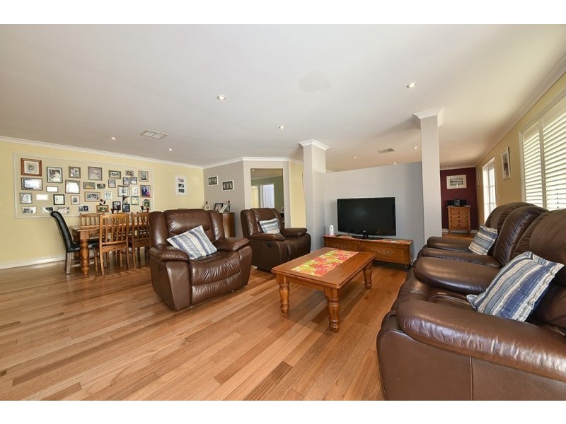 52 Archimedes Crescent, Tapping WA 6065