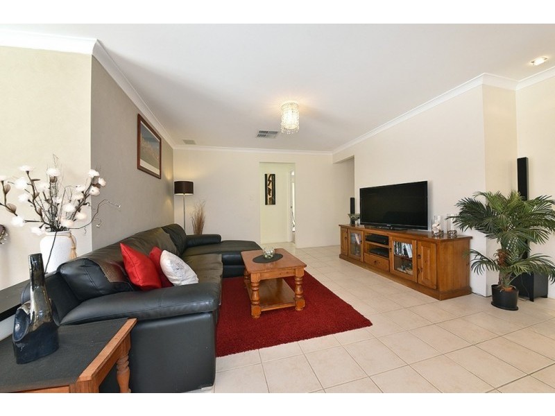 54 Cheriton Drive, Carramar WA 6031