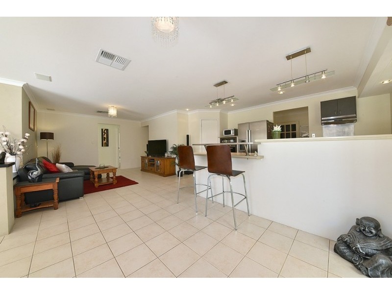 54 Cheriton Drive, Carramar WA 6031