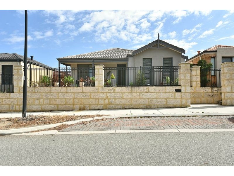 6 Ripplevale Circle, Carramar WA 6031