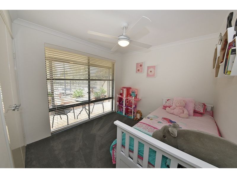 6 Ripplevale Circle, Carramar WA 6031