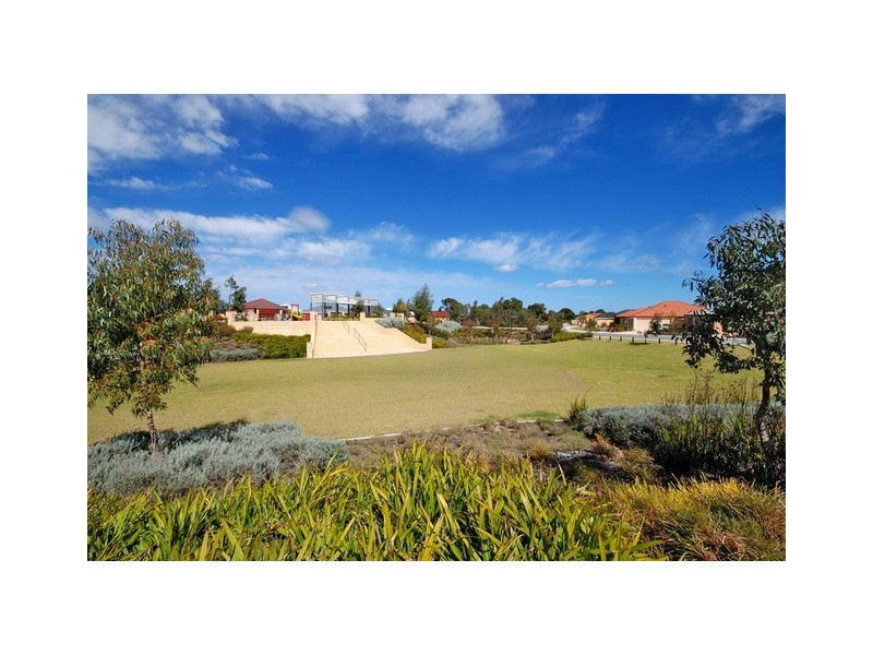 6 Ripplevale Circle, Carramar WA 6031