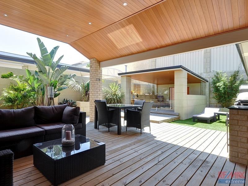 12 Seafarer Way, Jindalee WA 6036