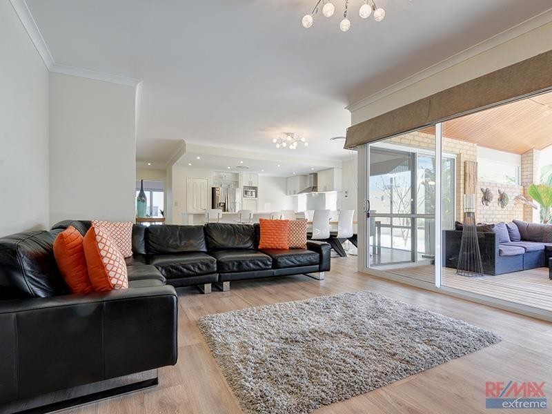 12 Seafarer Way, Jindalee WA 6036