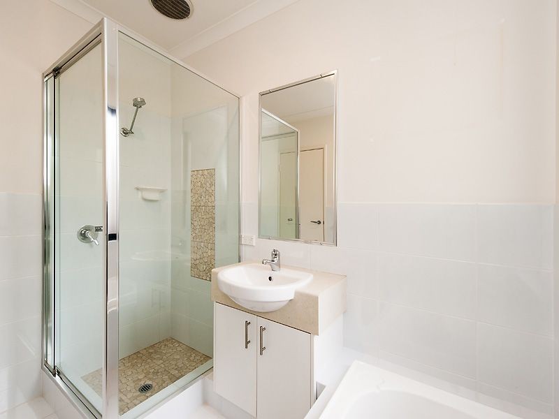 4 Traminer Way, Pearsall WA 6065