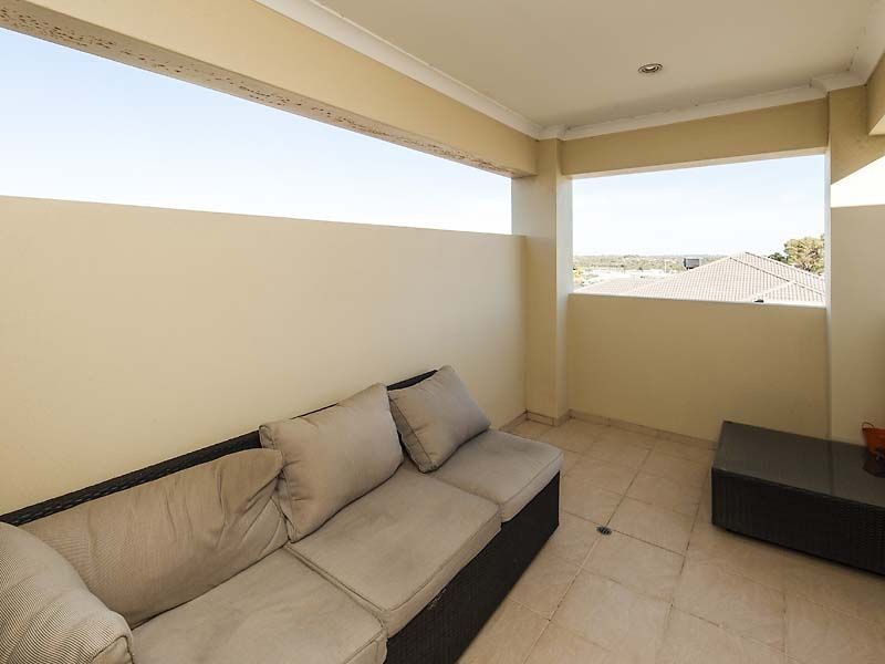 4 Traminer Way, Pearsall WA 6065