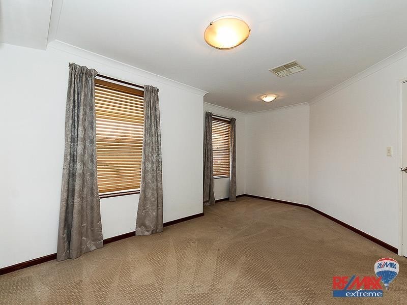 12 Denfield Rise, Carramar WA 6031