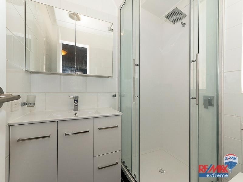 12 Denfield Rise, Carramar WA 6031