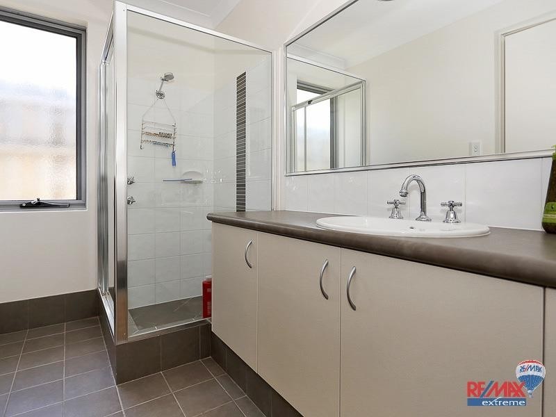 6 Flax Road, Yanchep WA 6035