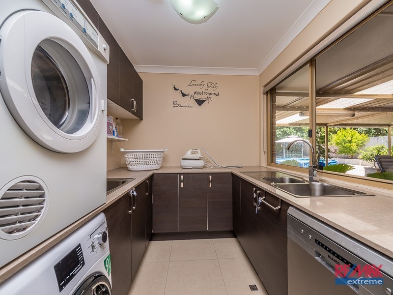 20 Woolerong Walk, Marangaroo WA 6064