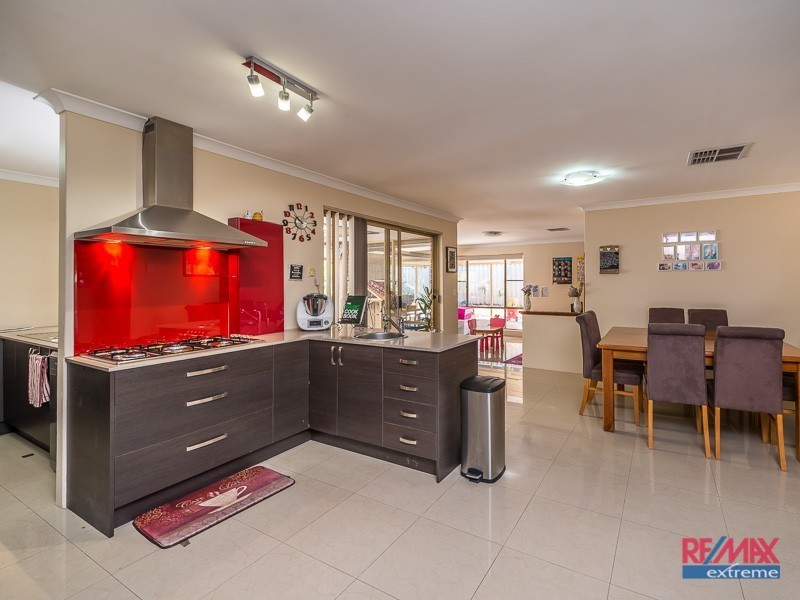 20 Woolerong Walk, Marangaroo WA 6064