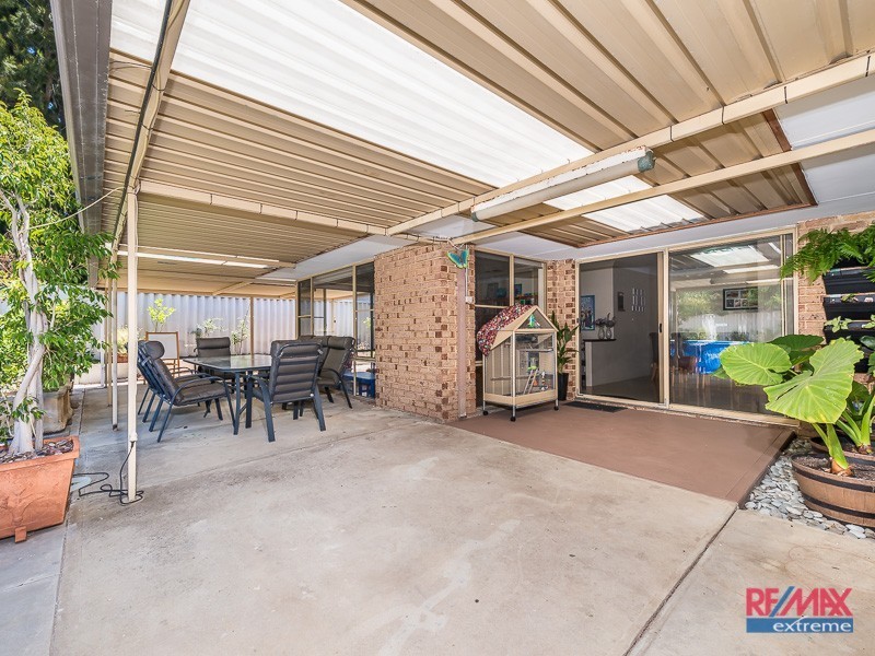 20 Woolerong Walk, Marangaroo WA 6064